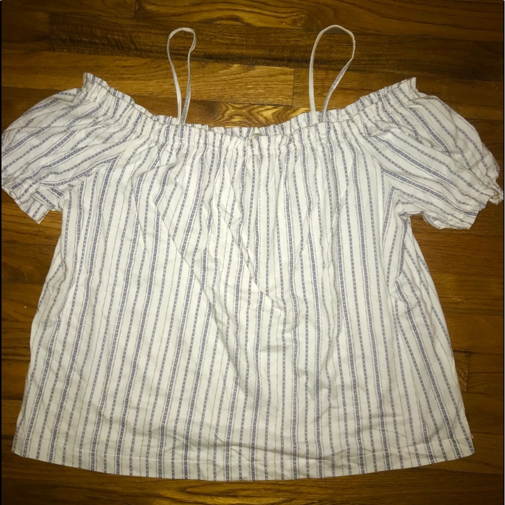 OFF THE SHOULDER TOP